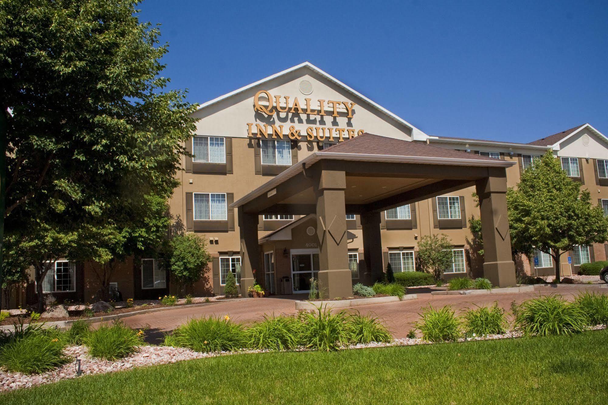 Quality Inn & Suites University Fort Collins Exterior photo